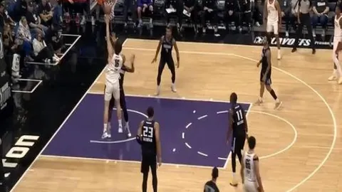 凯尔登半场高效表现：5投5中揽12分3篮板